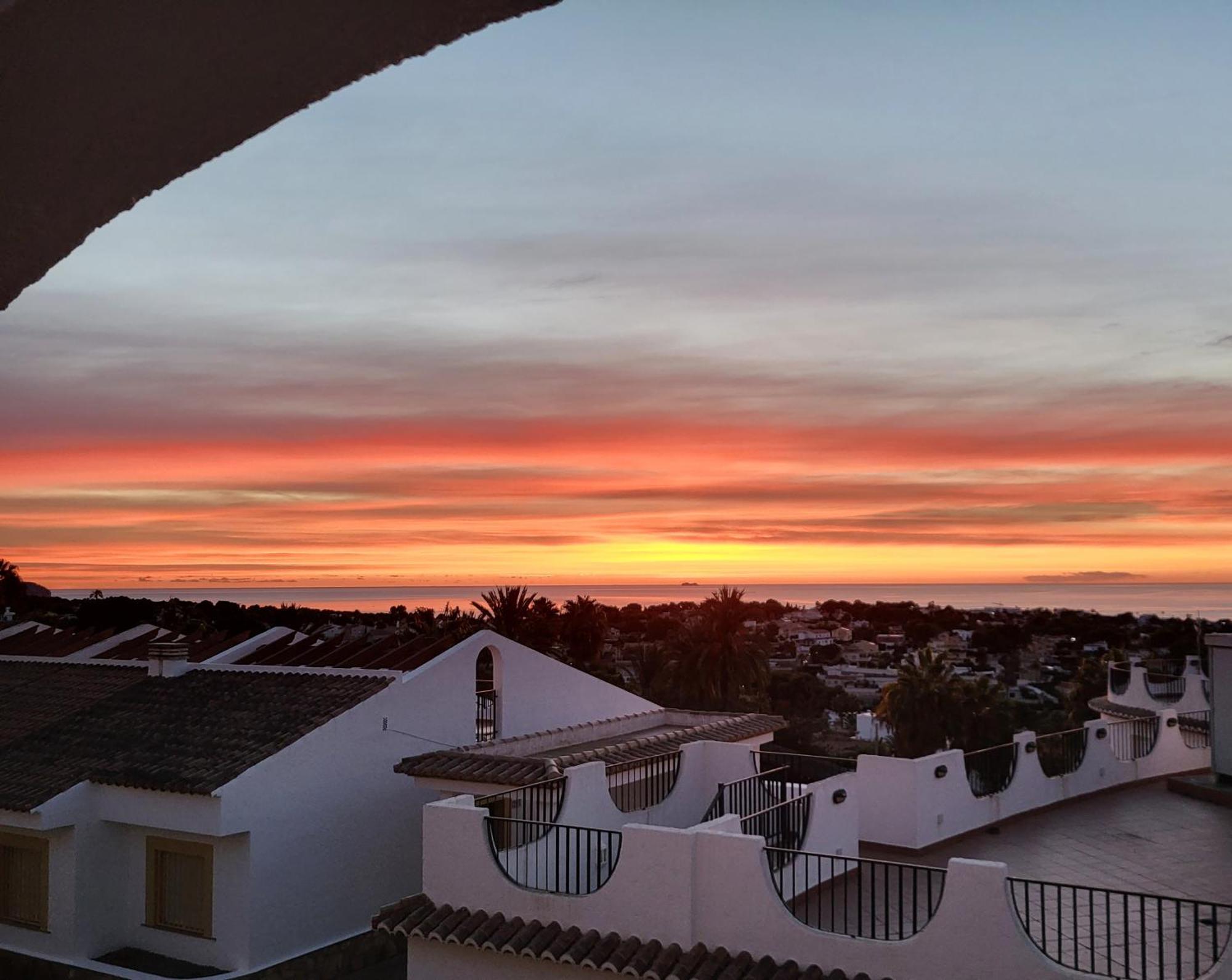 Casa Sunrise - Costa Blanca House With Rooftop, Swimming Pools And Panoramic Sea And Calpe Views Экстерьер фото